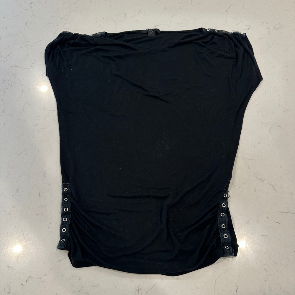 XXI Forever 21 Black Boat Neck Top Grommet Eyelet Side Detail Small S IT4239